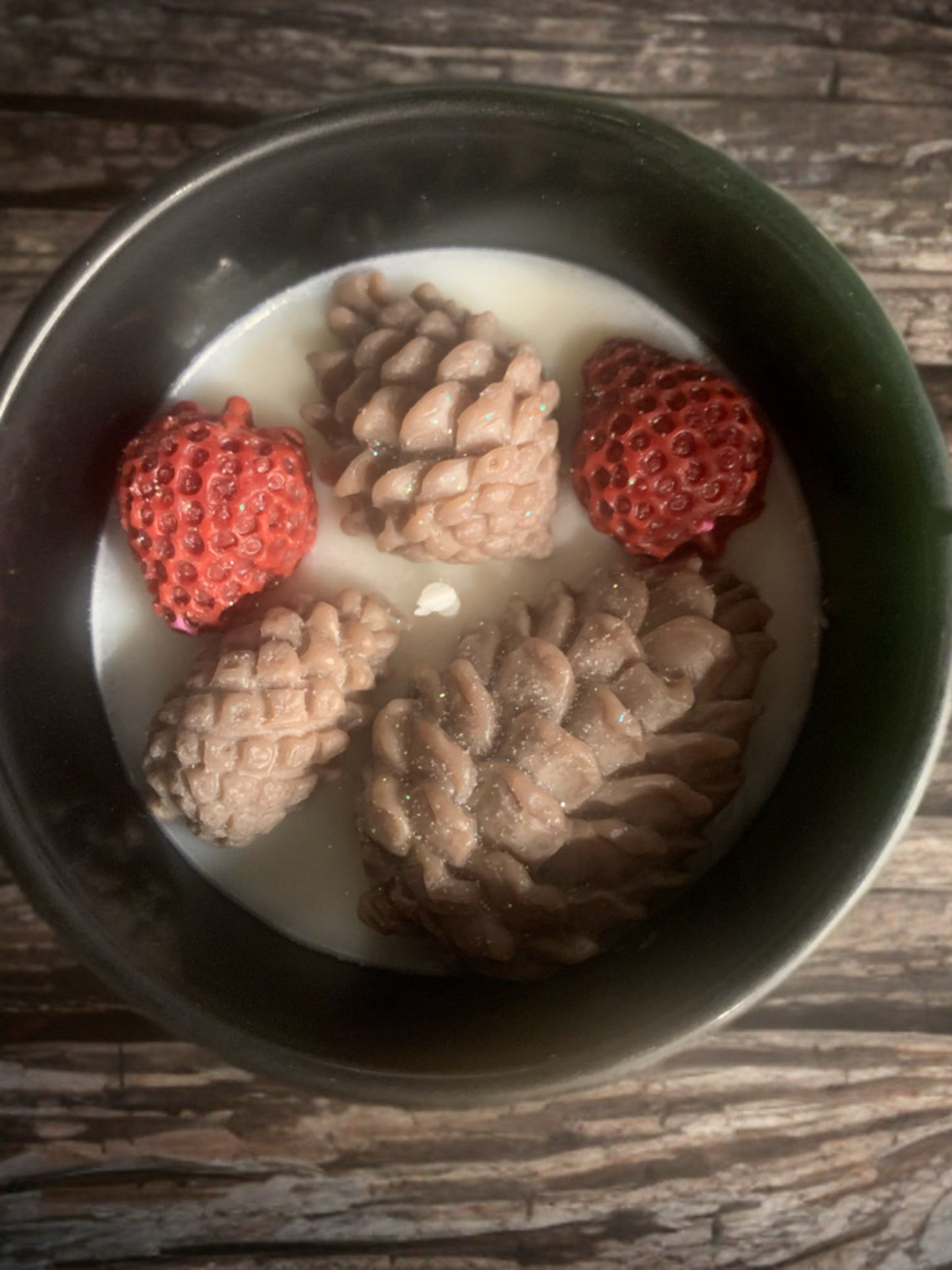 Roasted Pinecone Scented 10 oz Candle